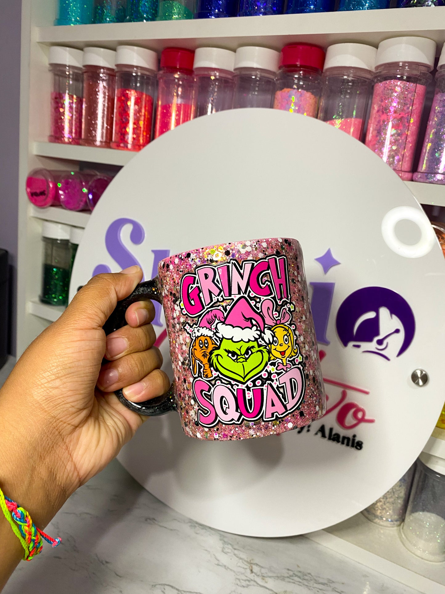 TAZA DE VIDRIO 11oz - GRINCH SQUAD (Sellada con Resina)